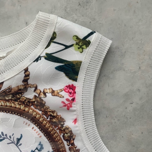 Ted Baker CLOAWE Opulent Fauna Woven Front Top - Picture 6 of 7